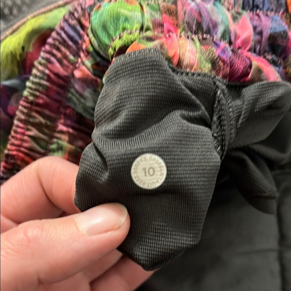 Lululemon Floral shorts - Picture 3 of 4